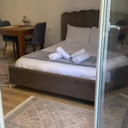 Luxury Apartment *